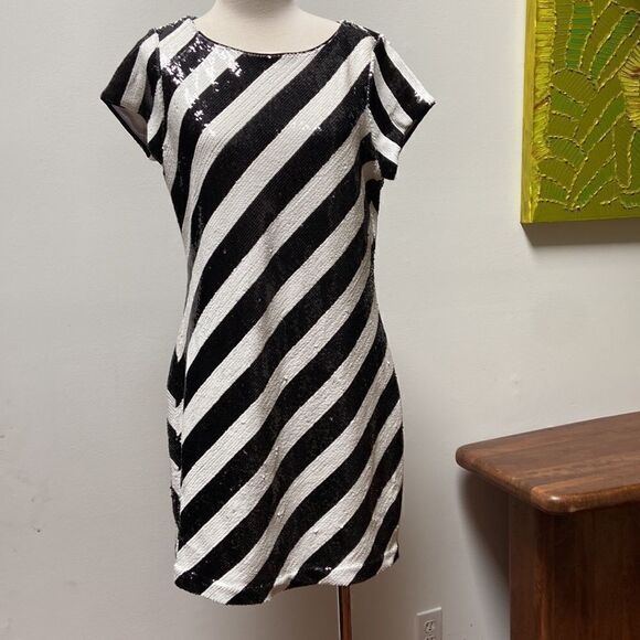 White House Black Market Sequin Stripe Dress Size LP - Picture 4 of 13